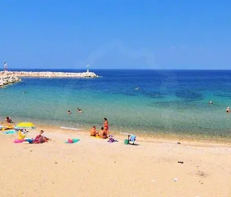 Sunday House アパート *